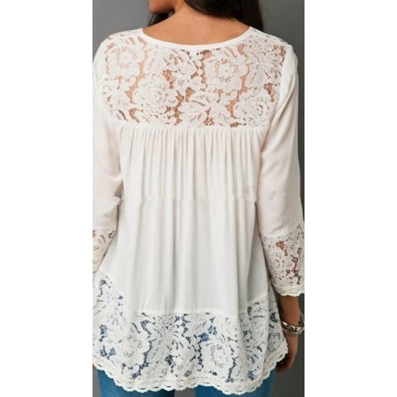 Soft & Feminine Black Lacey V-Neck Top Size Medium - Picture 3 of 8